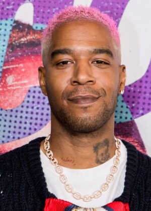 Rapper Kid Cudi Steps Out On The Read Carpet Wearing A LOVELY New Dress!!