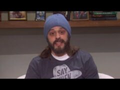 SNL: Pete Davidson ROASTS Aaron Rodgers Over Vaccine