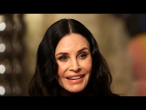 Courteney Cox Doesn’t Remember Filming FRIENDS!