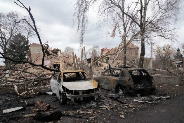 The Latest: Ukraine halts evacuations in cease-fire area, says Russian shelling hasn’t stopped