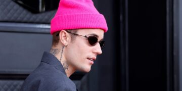 Justin Bieber Explains Concert Cancellations, Says He Has Facial Paralysis