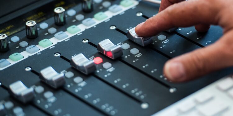 Women and Nonbinary Producers and Engineers “Vastly Underrepresented” in 2022’s Top Songs, New Study Finds