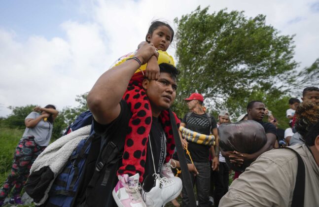 Migrants rushed across US border in final hours before Title 42 expired