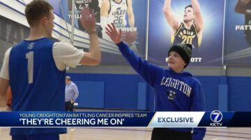 Young basketball fan with rare form of cancer inspires team in NCAA Tournament