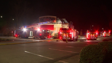 Crews battle fire at Pizzeria Uno in Dedham
