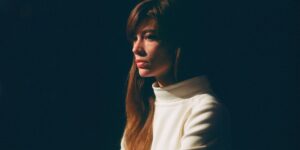 Françoise Hardy, French Pop Icon, Dies at 80
