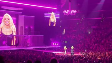 Sabrina Carpenter Joined by Christina Aguilera for Surprise Performance of ‘What a Girl Wants’ & More at L.A. Concert