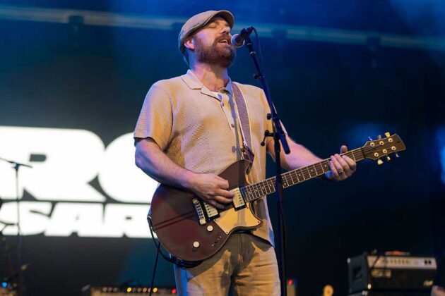 43-year-old singer cuts performance short due to medical emergency