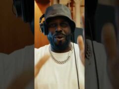 #SportyandRich x Yankees collab in full effect! DJ #FunkFlex pulled up in-store at @sportyandrich 🔥