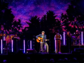 Review & setlist: James Taylor brings folksy jam sesh back to Boston