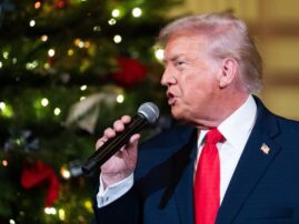 Trump awards medals to the Kennedy Center honorees