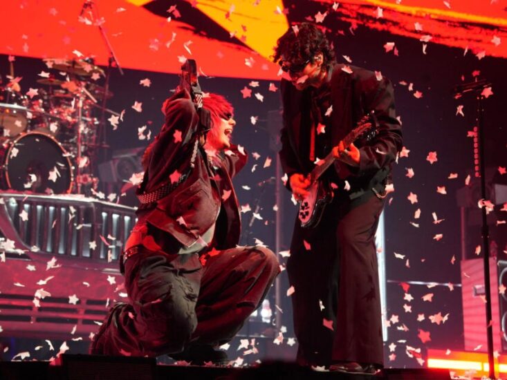 Review & setlist: 5 Seconds of Summer keep the fans at the center of an unforgettable show