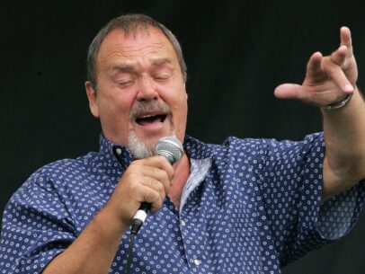 David Clayton-Thomas, powerhouse lead singer of Blood, Sweat & Tears, dies at 84
