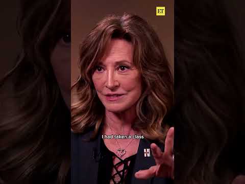 ‘Sister Act’ Star Wendy Makkena on Sister Mary Robert and Deloris’ Relationship #sisteract