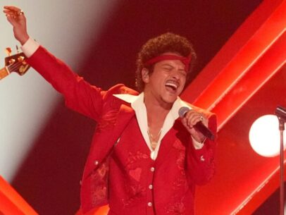 Review and setlist: Bruno Mars shows Gillette Stadium why he’s the ultimate showman