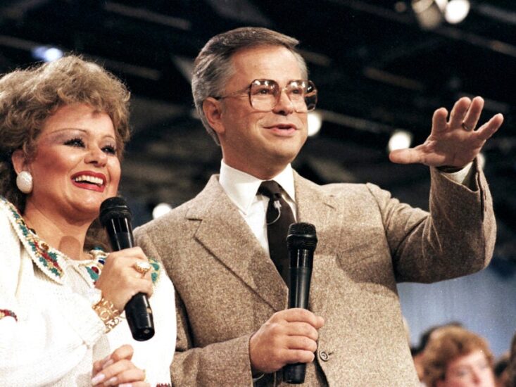 Jim Bakker, who lost his ‘PTL Club’ televangelism empire in sex and money scandals, dies at 86
