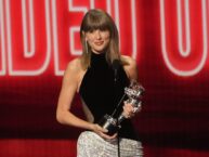 Taylor Swift becomes most-awarded artist in MTV VMAs history, dedicates top prize to Dolly Parton